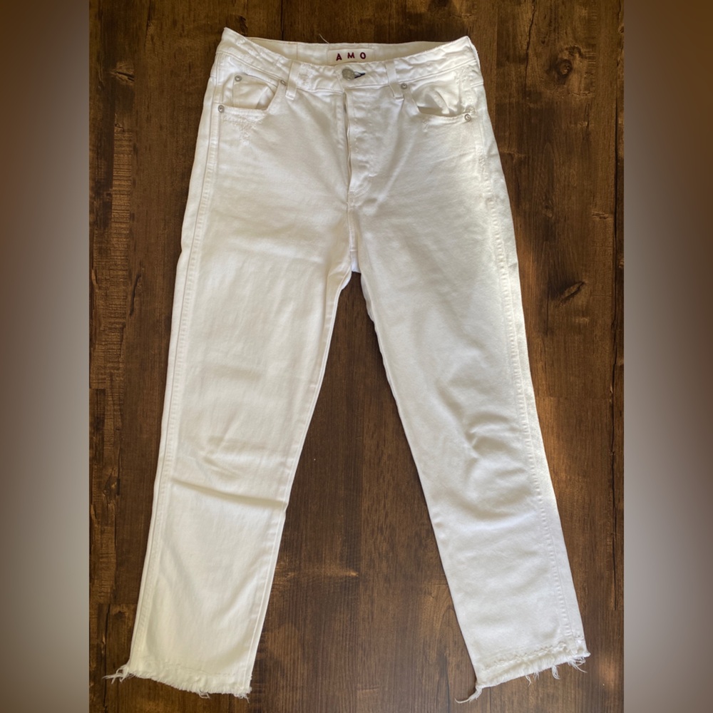 AMO Babe White Raw Hem Straight-Leg Jeans
